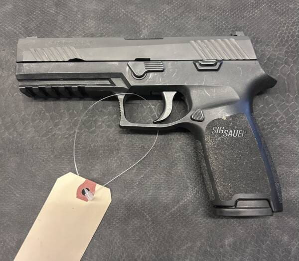 Sig Sauer P320 40s&w - Image 2