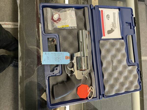 Colt Anaconda .44 Magnum - Image 2